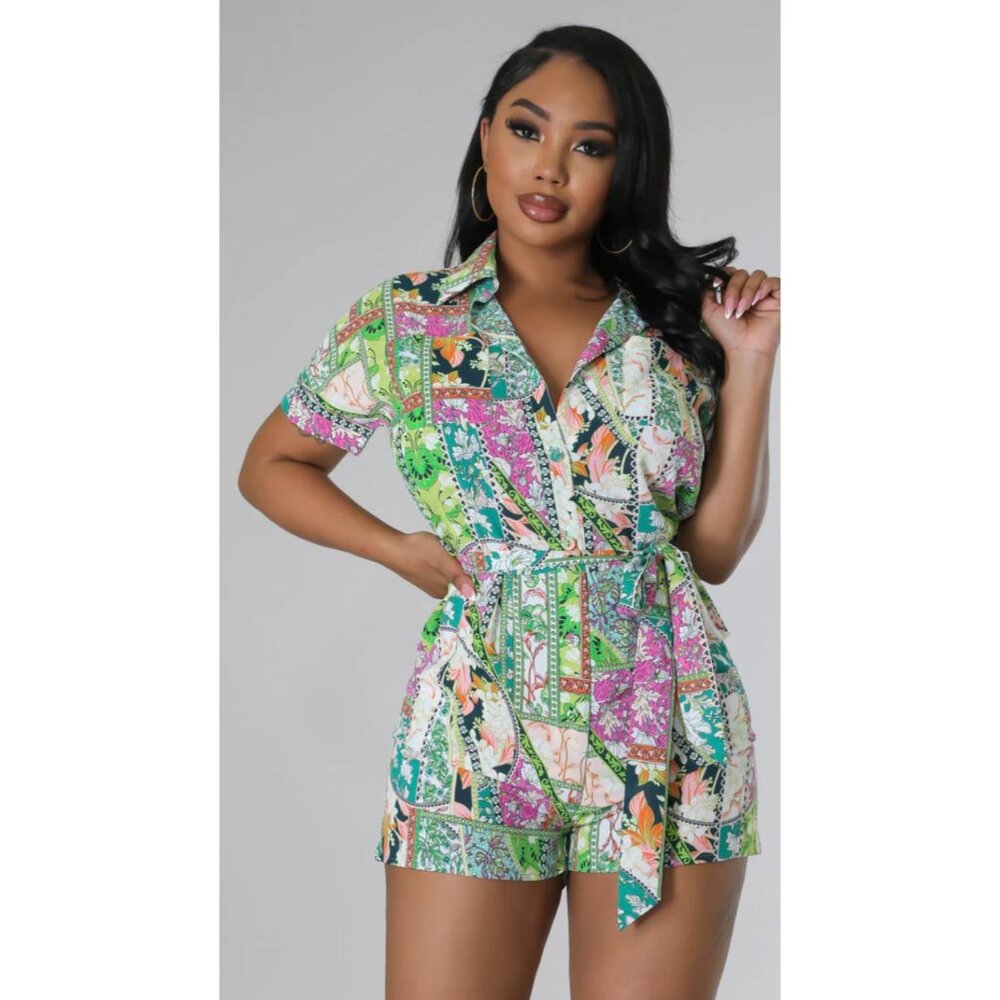 NWT Womens Adorable Romper Multicolor Tropical Tie Waist Short Sleeve Casual S